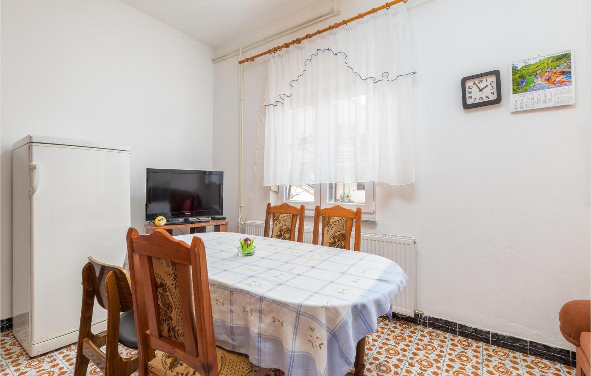 Lovely Apartment In Fazana With Kitchen Екстериор снимка