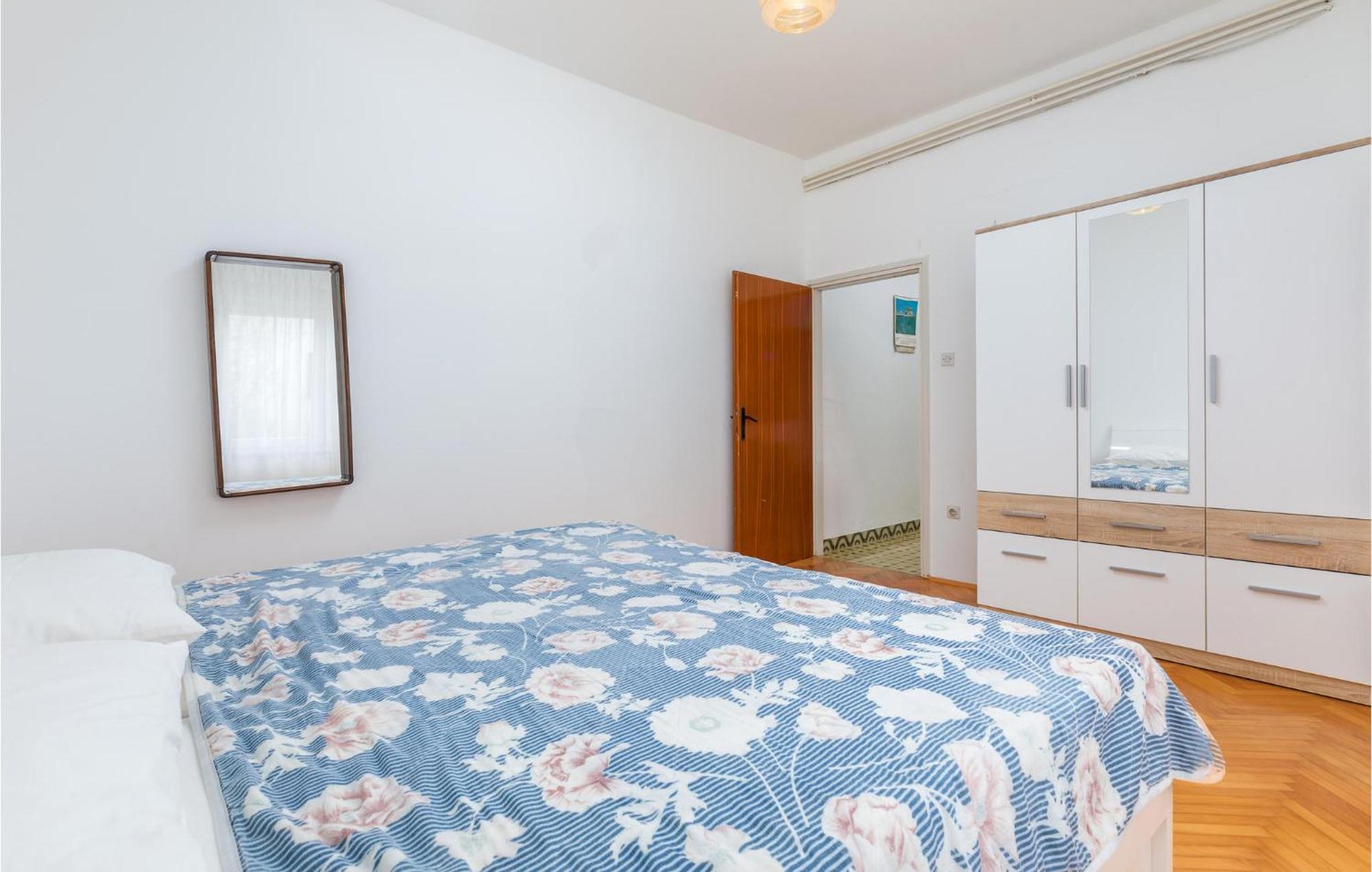 Lovely Apartment In Fazana With Kitchen Екстериор снимка