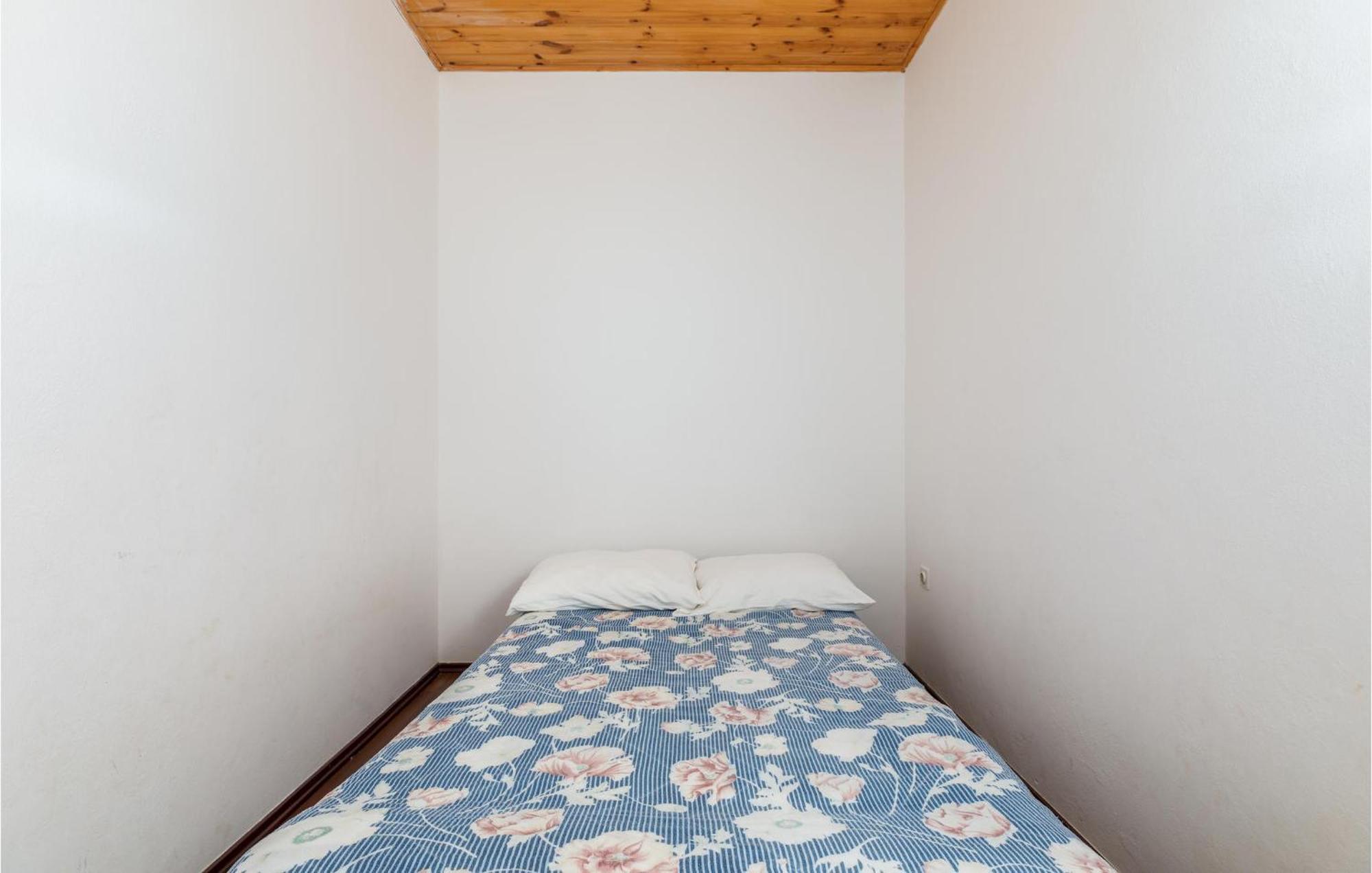 Lovely Apartment In Fazana With Kitchen Екстериор снимка